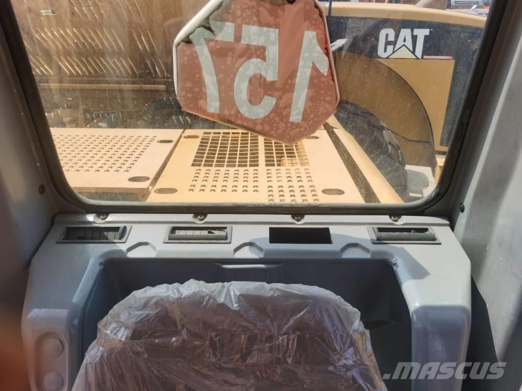 CAT 320 C L حفارات زحافة