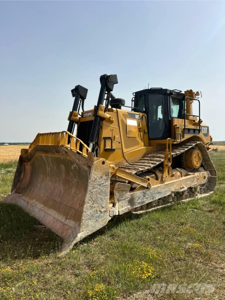 CAT D 8 T بلدوزرات مجنزرة