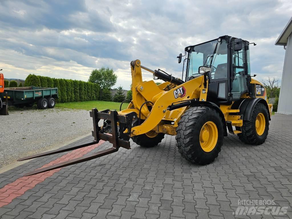 CAT 908 M لوادر بعجل