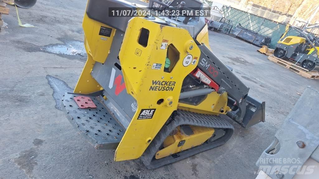 wacker neuson SM100 لوادر انزلاقية التوجيه