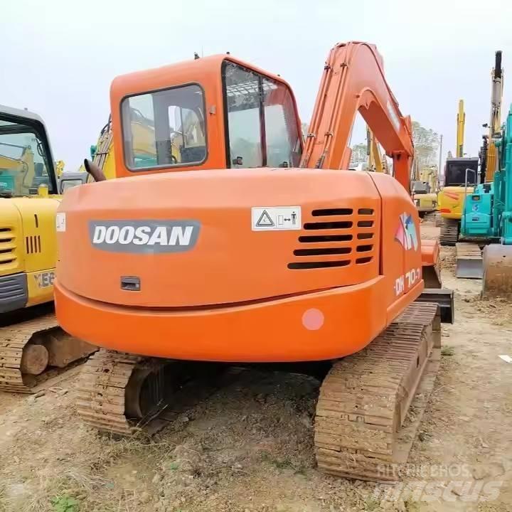 Doosan DH70-7 حفارات زحافة