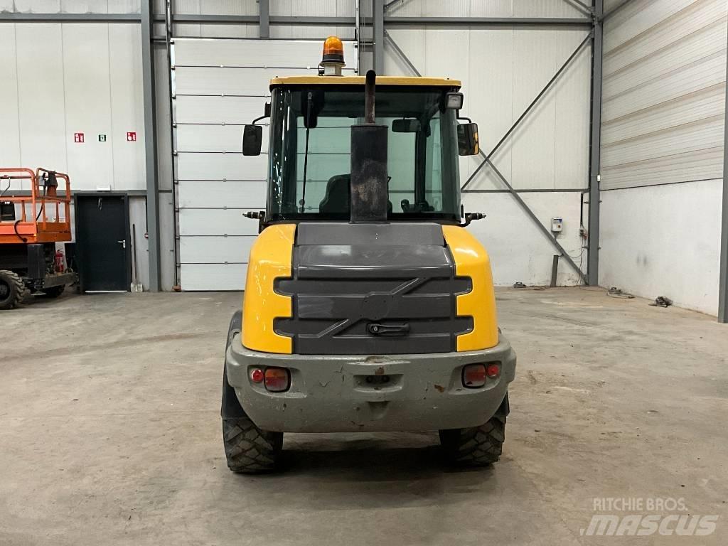 Volvo L 25 F لوادر بعجل