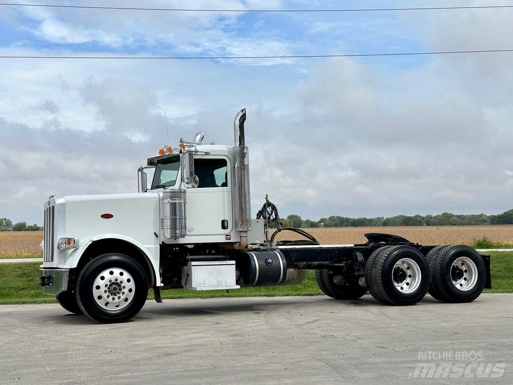 Peterbilt 388 وحدات الجر