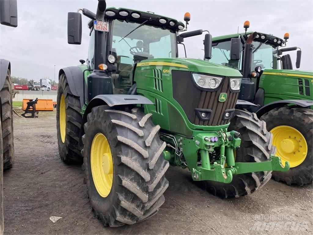 John Deere 6215R الجرارات
