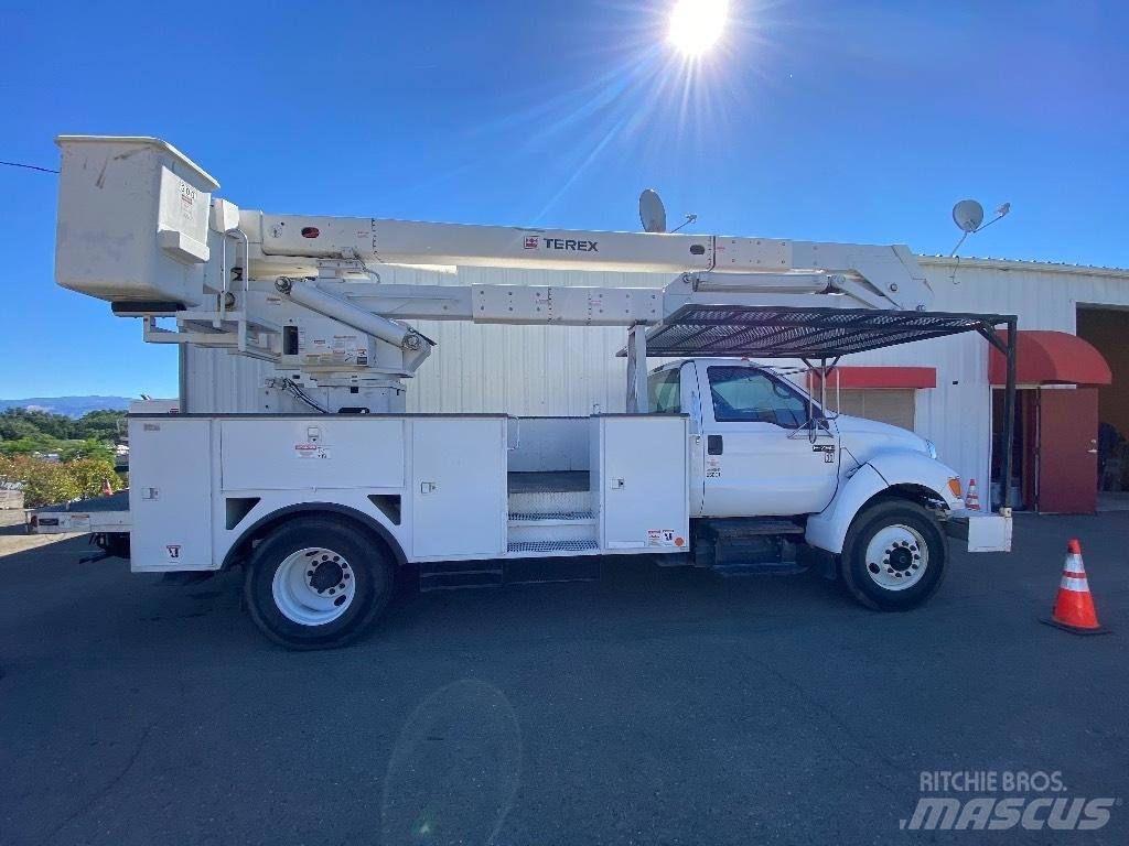 Ford F 750 SD المنصات الهوائية المثبتة على شاحنة