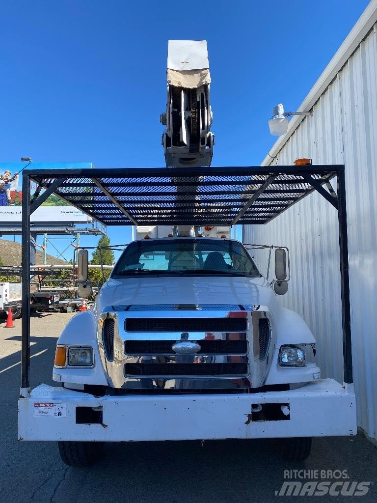 Ford F 750 SD المنصات الهوائية المثبتة على شاحنة