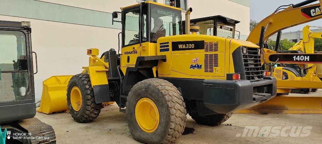 Komatsu WA 320-5 لوادر بعجل