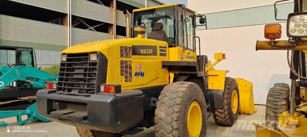 Komatsu WA 320-5 لوادر بعجل