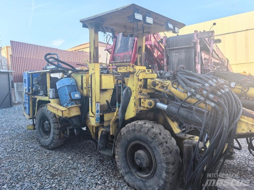 Atlas Copco H 282 معدات الثقب السطحي