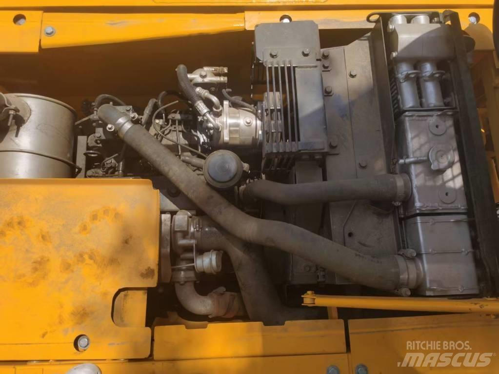 Komatsu PC 130 حفارات زحافة