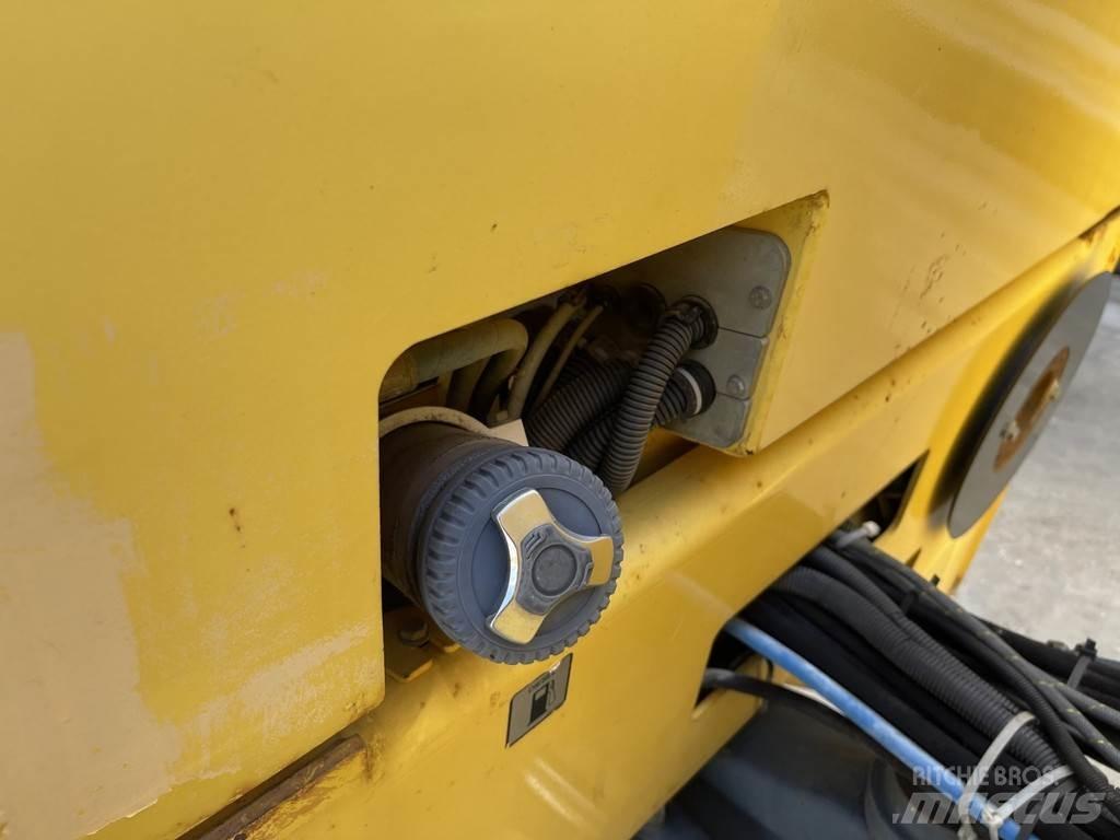 Bomag BW 151 AD-2 مداحل ثنائية الاسطوانة