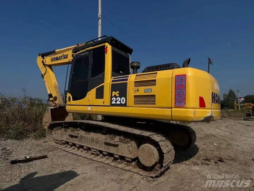 Komatsu PC 220 حفارات زحافة