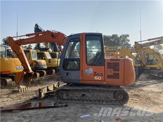 Hitachi ZX60 حفارات زحافة