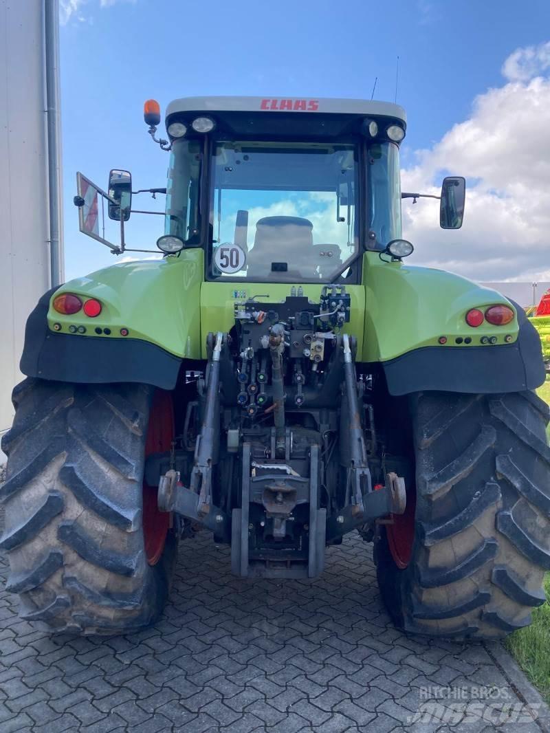 CLAAS AXION 840 الجرارات