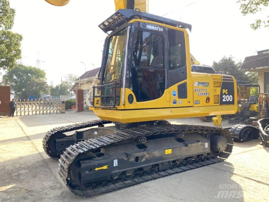 Komatsu PC200 حفارات زحافة