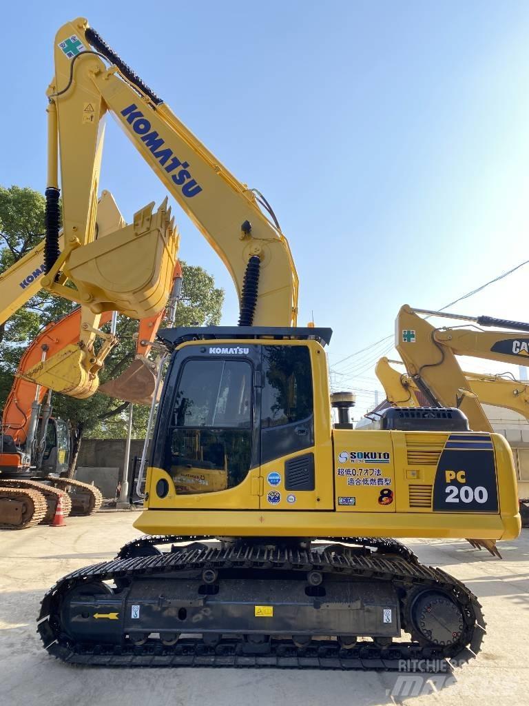 Komatsu PC200 حفارات زحافة