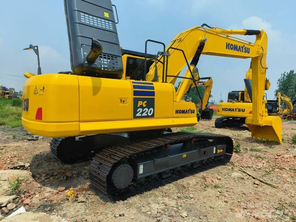 Komatsu PC 220-8 حفارات زحافة