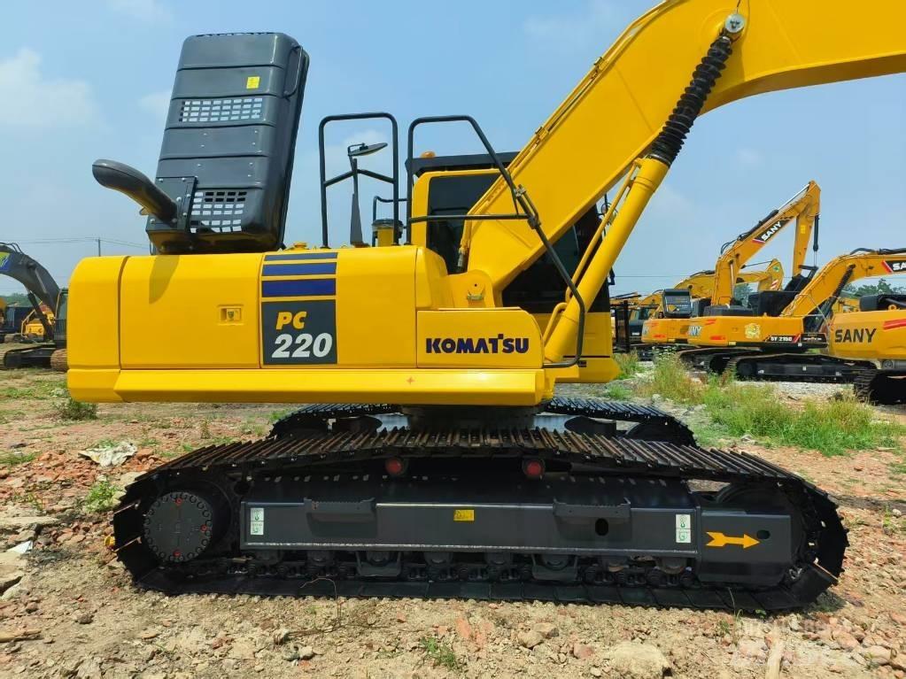 Komatsu PC 220-8 حفارات زحافة