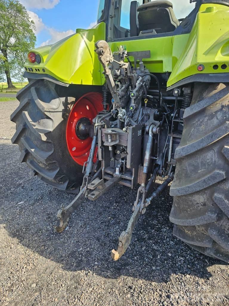 CLAAS ARION 630 CIS الجرارات