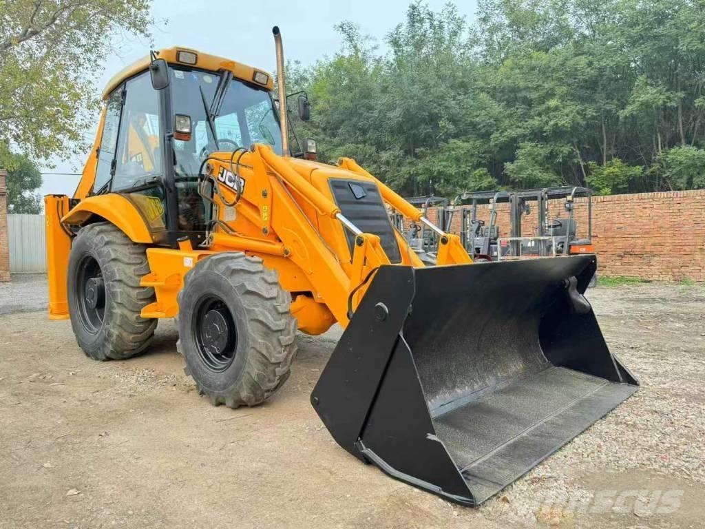 JCB 3CX لوادر ذات جرافات عكسية