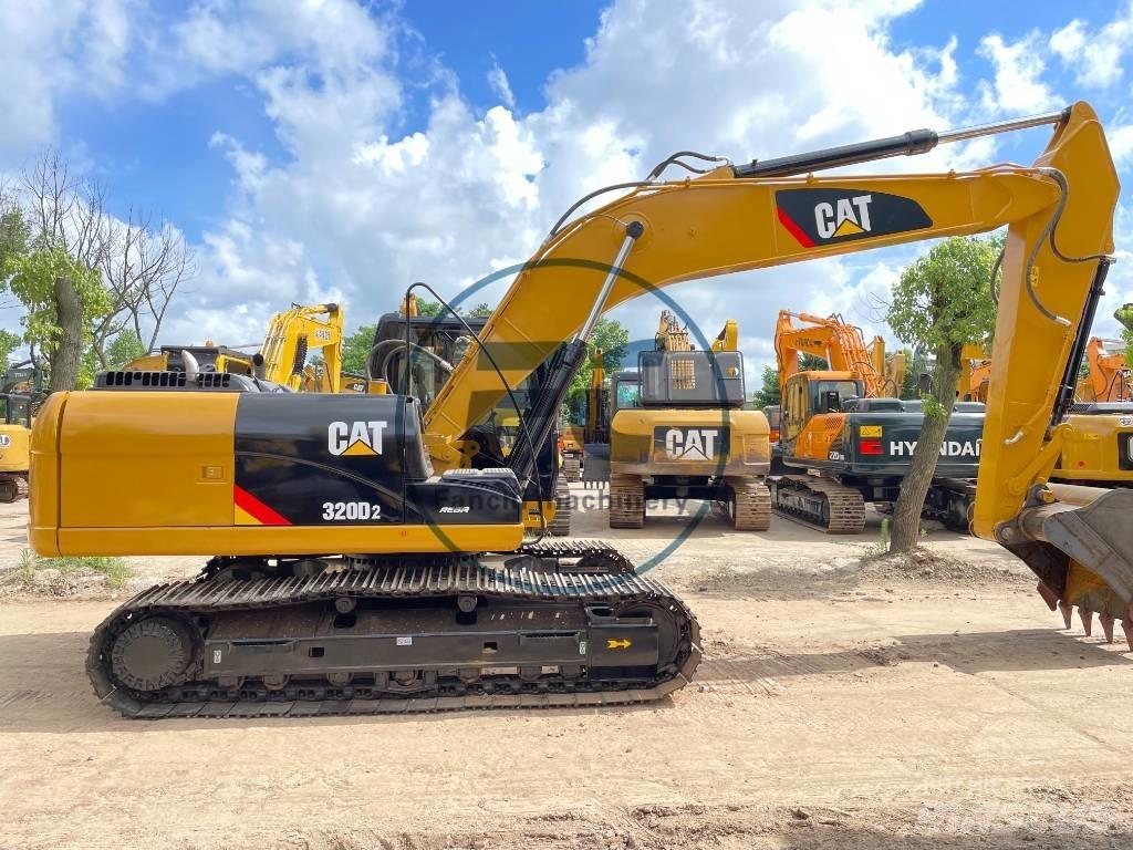 CAT 320 D 2 حفارات وسط 7 طن - 12 طن