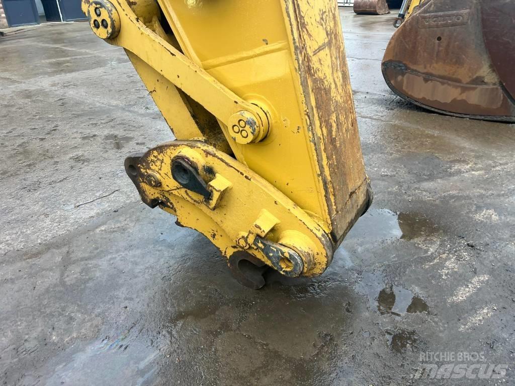 CAT 345 C L حفارات زحافة