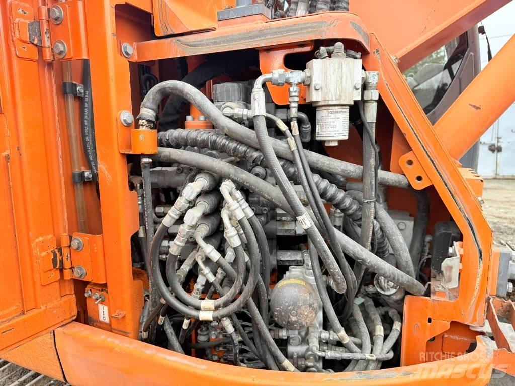 Doosan DX 140 LCR حفارات زحافة