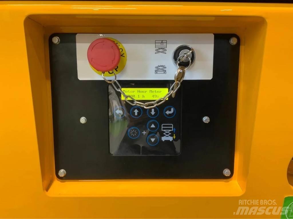John Deere 76XEND رافعات مقصية الشكل