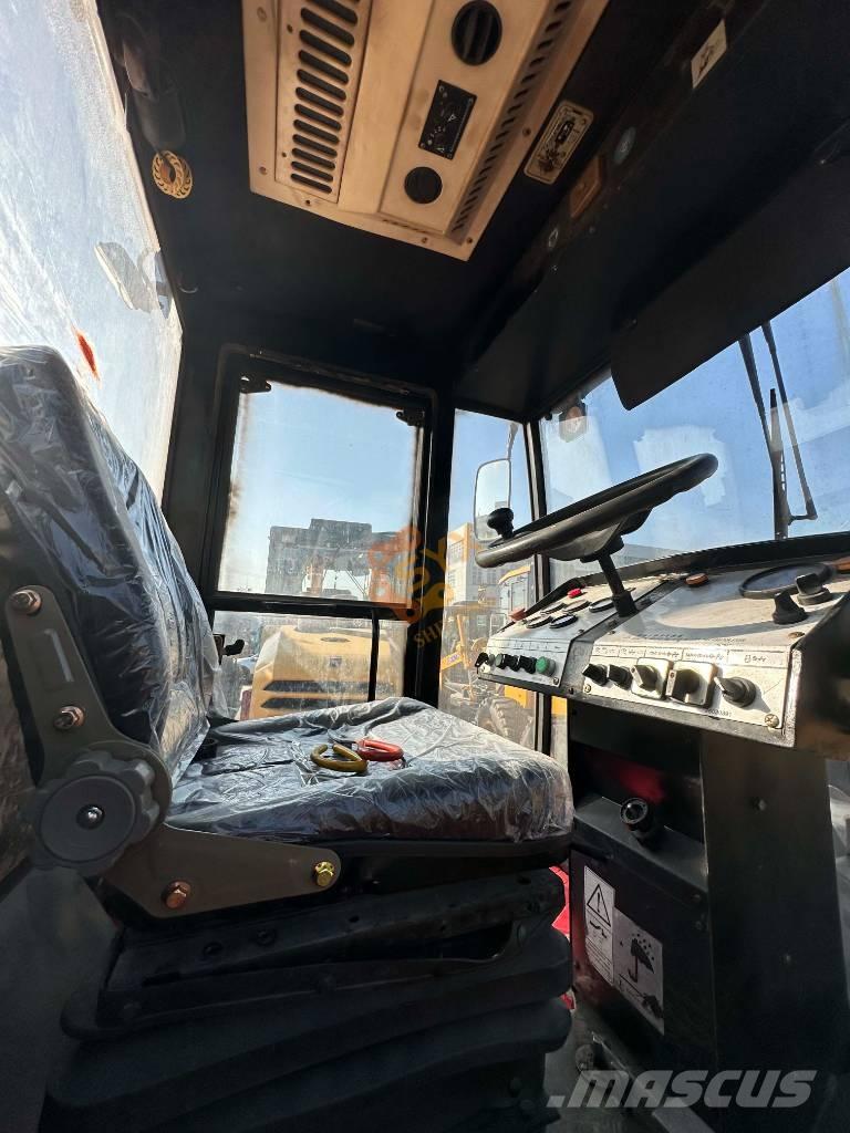 XCMG XD 103 ضاغطات التربة