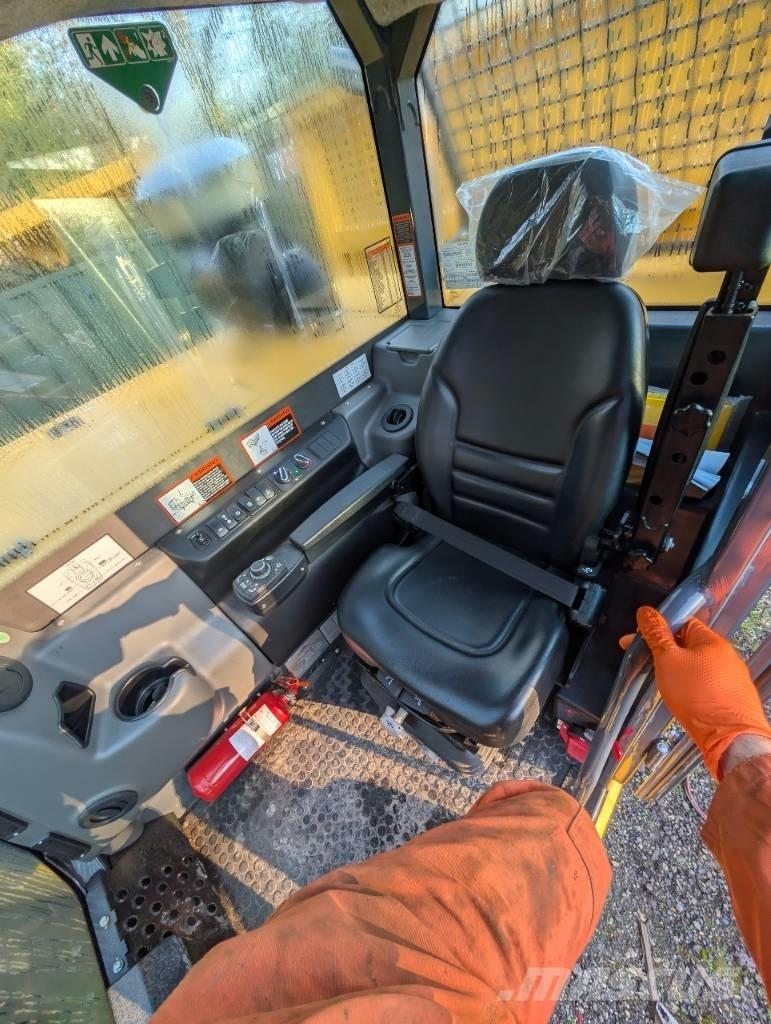 Bell TC7A عربات نقل قلابة مجنزرة