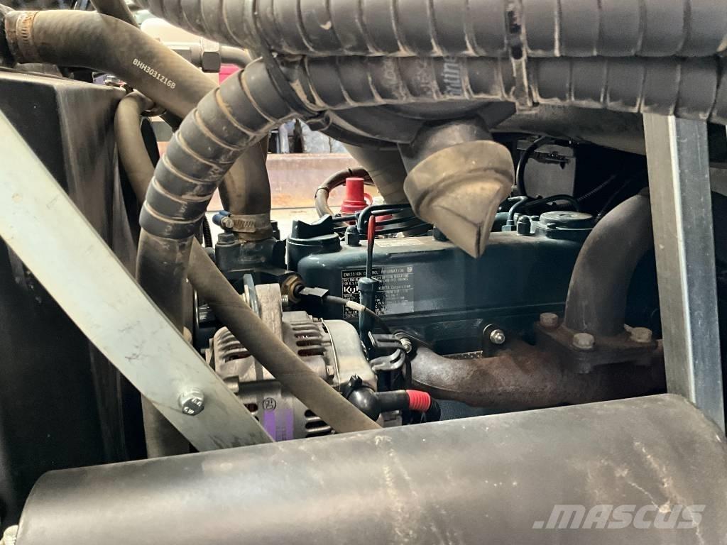 Kubota RT 260-2 لوادر بعجل