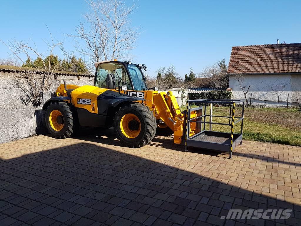 JCB 531-70 مناولات متداخلة