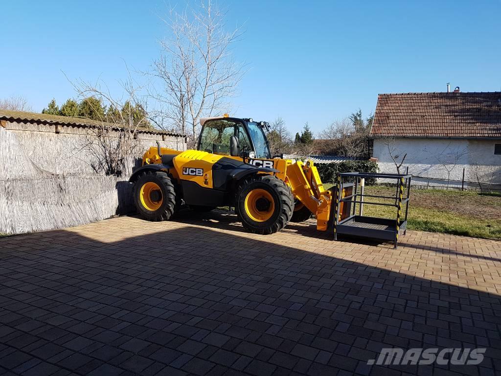 JCB 531-70 مناولات متداخلة