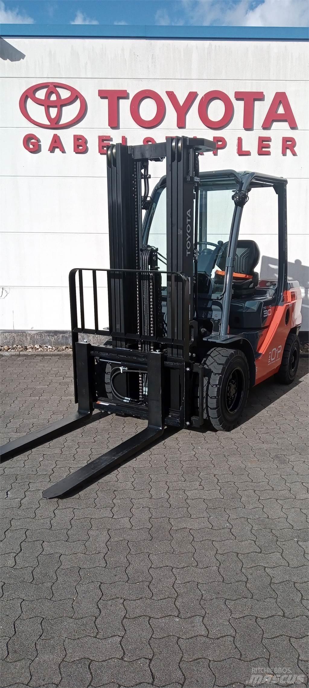 Toyota 52-8FDF30 شاحنات الديزل