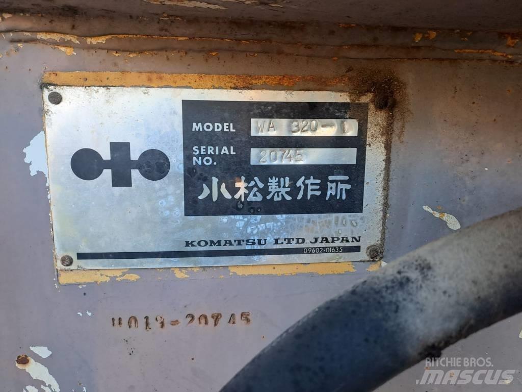 Komatsu WA 320-1 لوادر بعجل