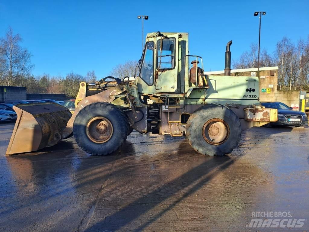 Komatsu WA 320-1 لوادر بعجل