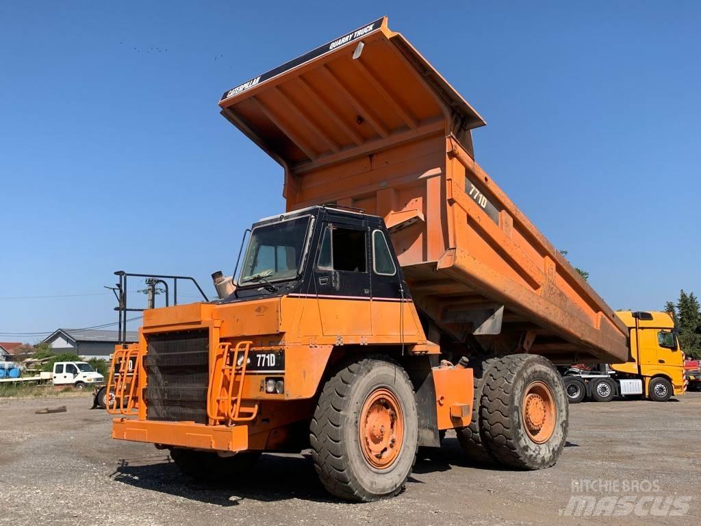 CAT 771 D شاحنات المخلفات الصلبة