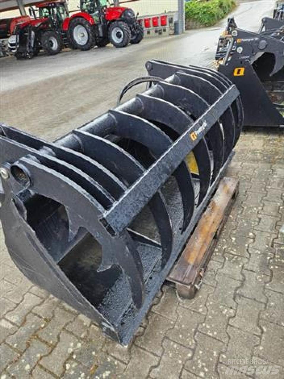 Ålö Powergrab 210 الجرارات