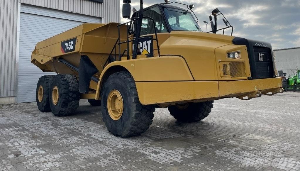 CAT 745 C ساحبات مفصلية