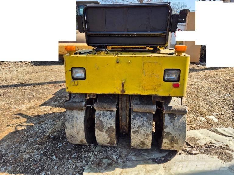 Sakai TW 500 مداحل ثنائية الاسطوانة