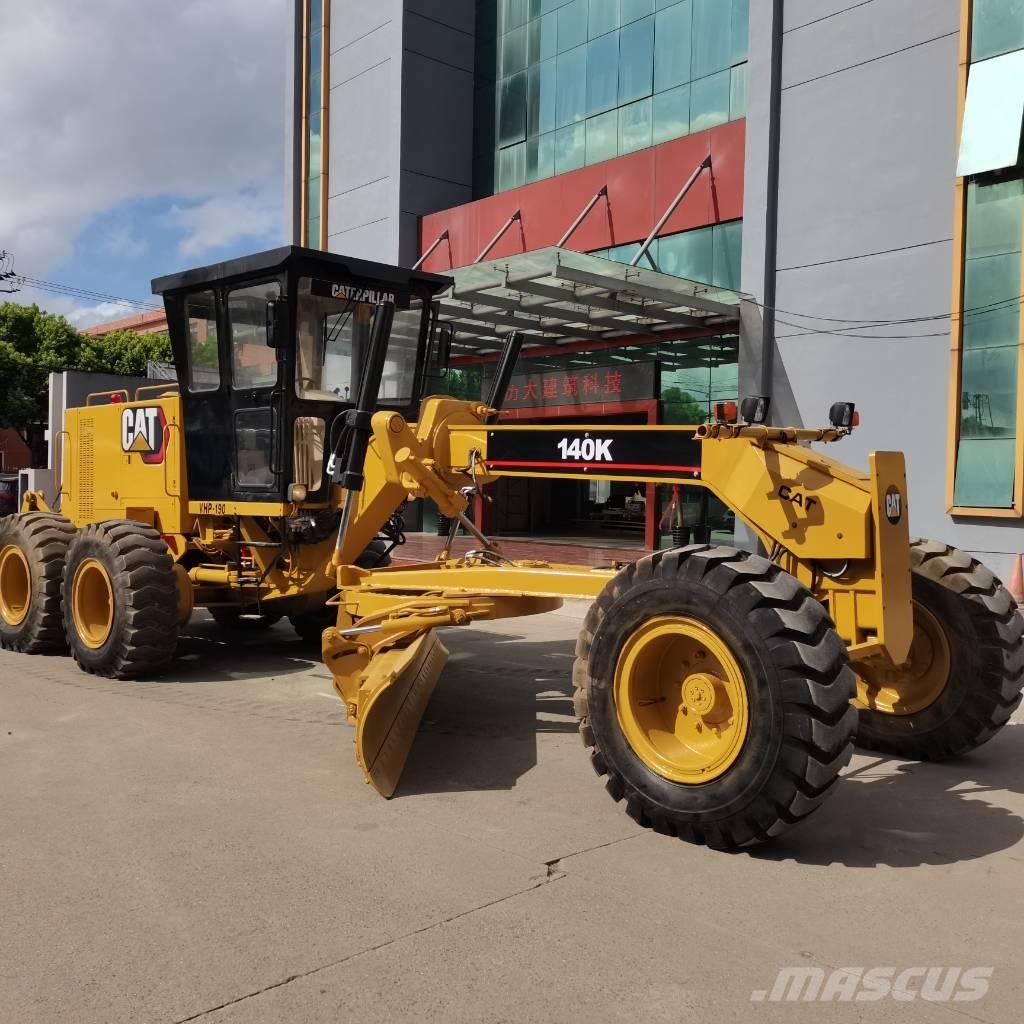 CAT 140k معدات تمهيد الطرق