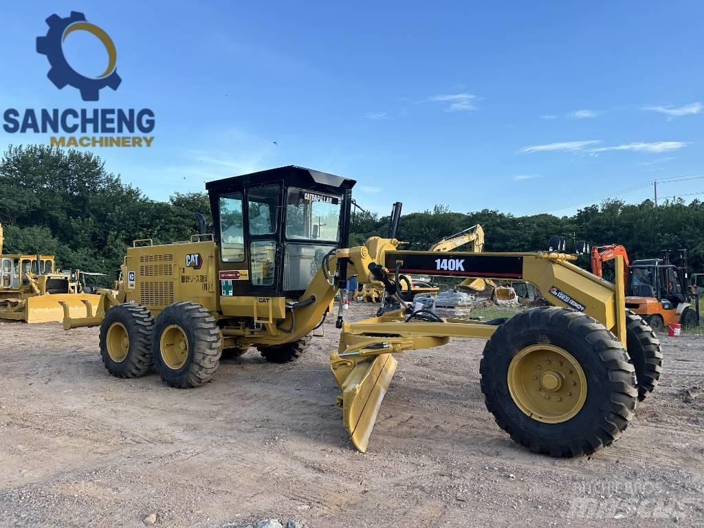 CAT 140 K معدات تمهيد الطرق