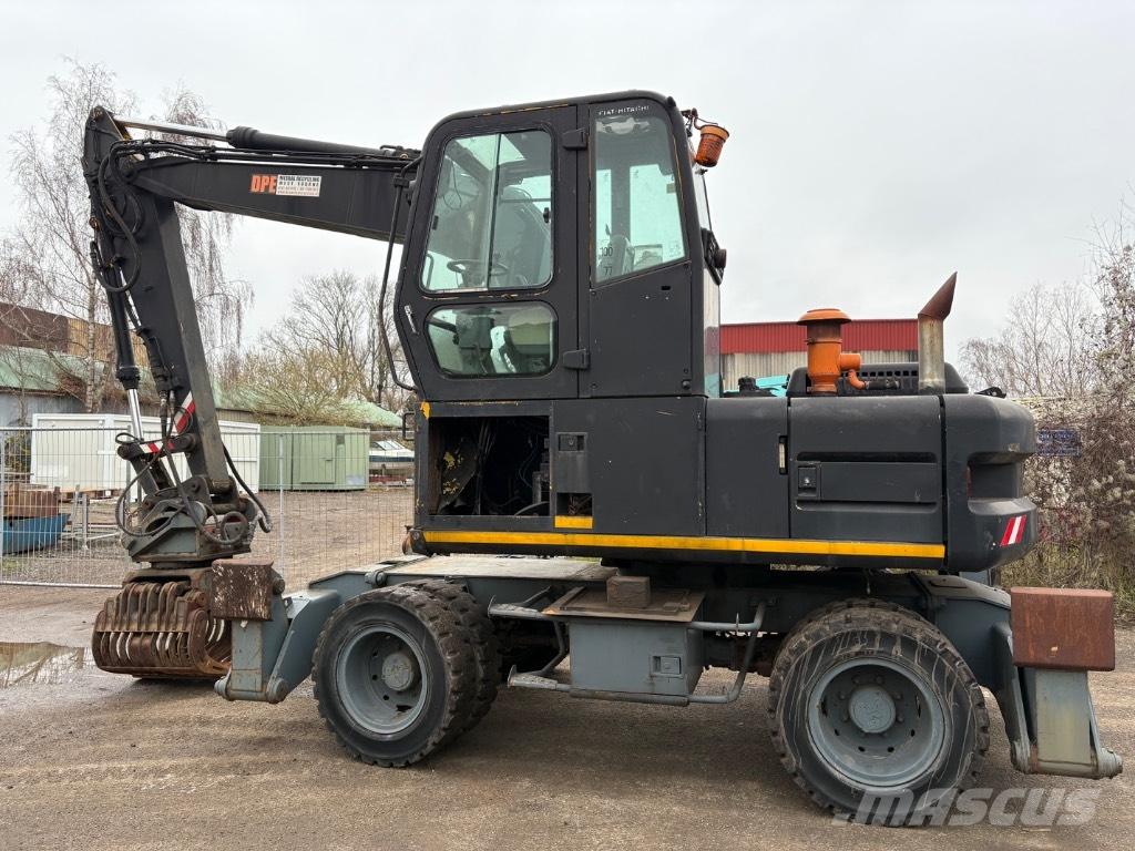 Hitachi FH 130.3 حفارات زحافة