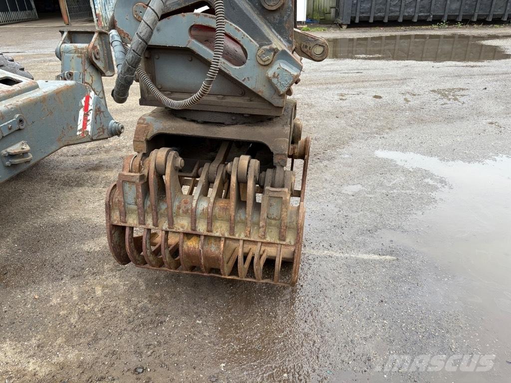 Hitachi FH 130.3 حفارات زحافة