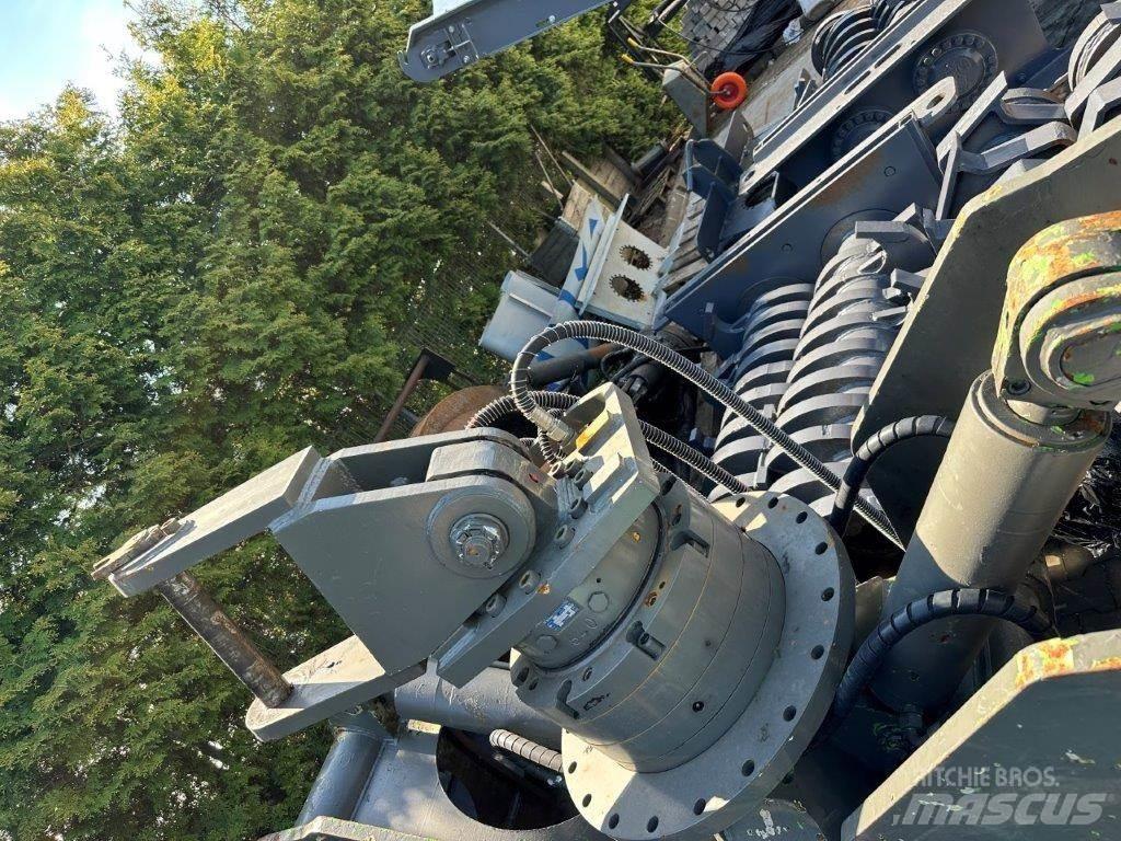 Sennebogen 735 M مناولات المخلفات / مناولات صناعية