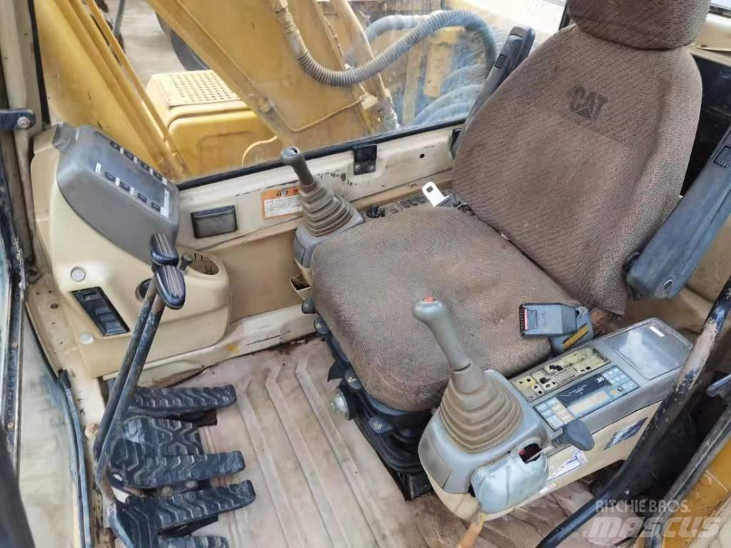 CAT 312 B حفارات زحافة