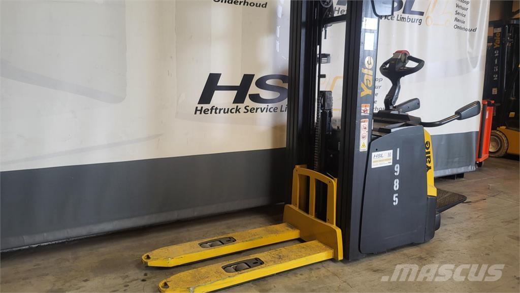 Yale MS14X-IL شاحنات مناولة ذاتية الدفع