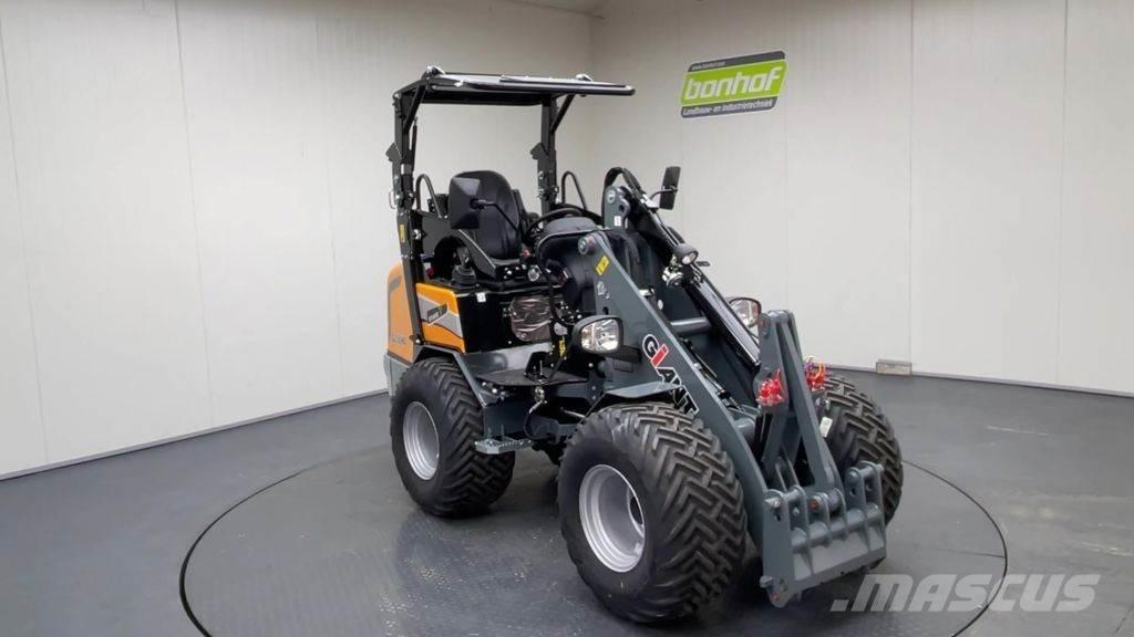 GiANT G2500 HD لوادر بعجل