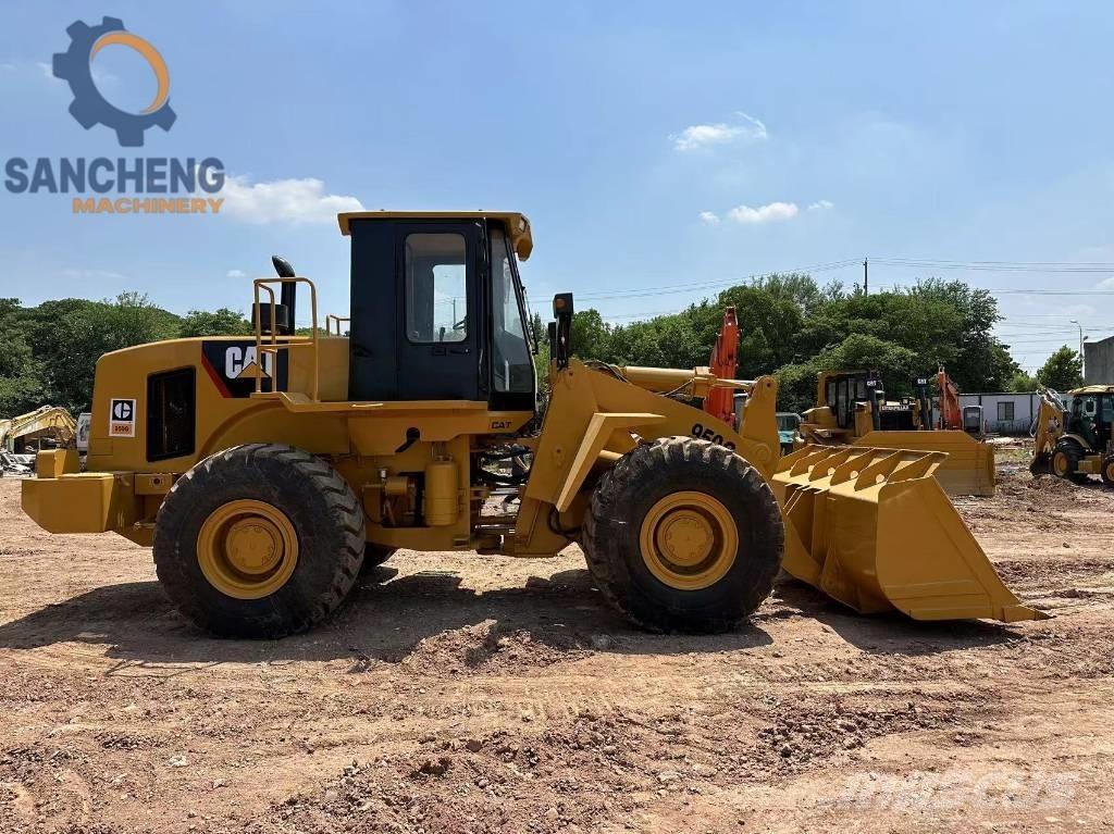 CAT 950G لوادر بعجل
