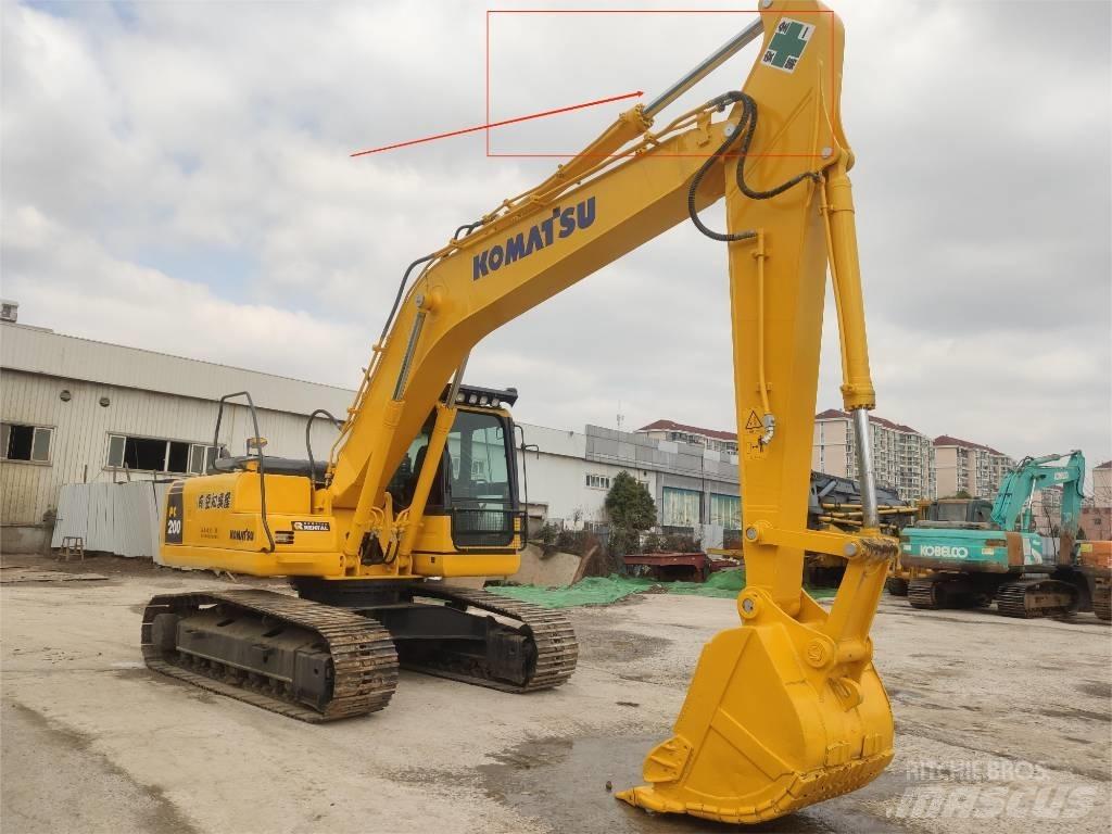 Komatsu PC 200-8 حفارات وسط 7 طن - 12 طن